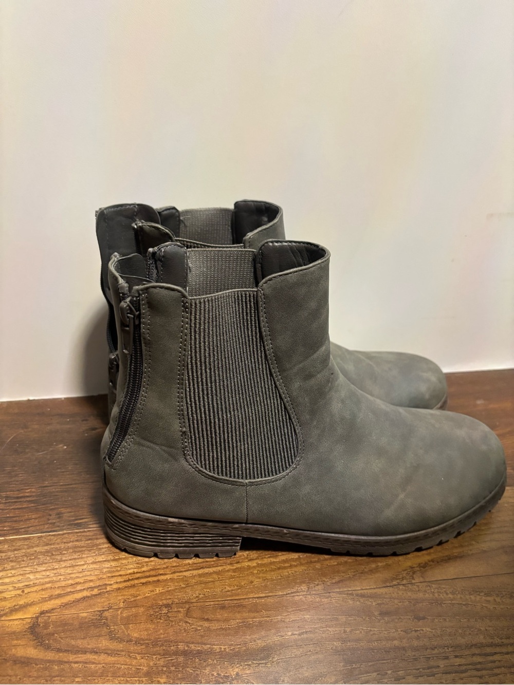 Women’s Grey Chelsea Ankle Boots - Casual Zip Side